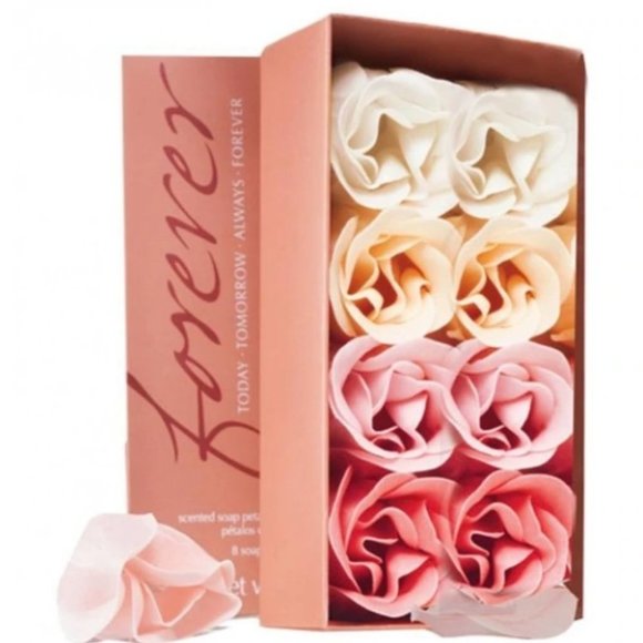 Forever Avon 8 Soaps Roses - Picture 9 of 9